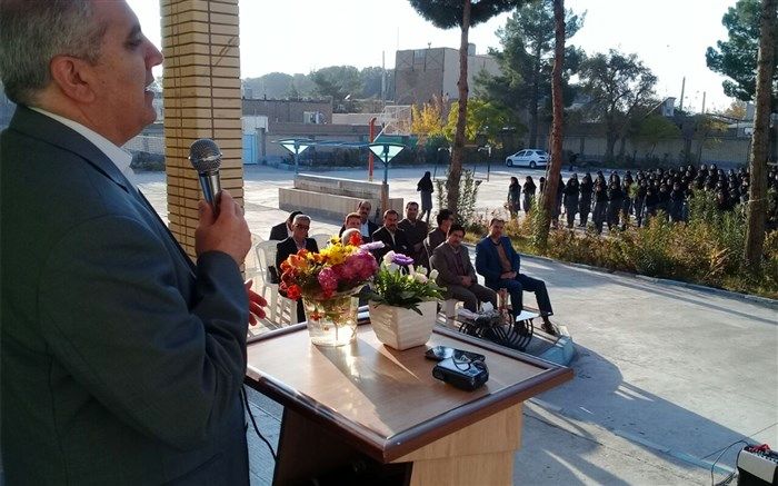 بهروز بنیادی: معلم بهترین مشاور و بهترین دلسوز برای دانش آموزان است