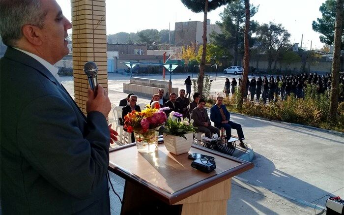 بهروز بنیادی: معلم بهترین مشاور و بهترین دلسوز برای دانش آموزان است