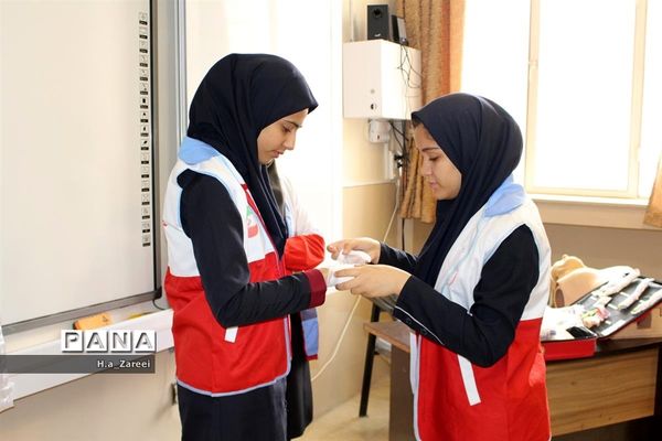 برگزاری طرح دادرس در دبیرستان حضرت خدیجه کبری (س)