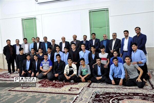 بازدیدمدیرکل آموزش و پرورش استان یزد از هنرستان نمونه دولتی خادمی