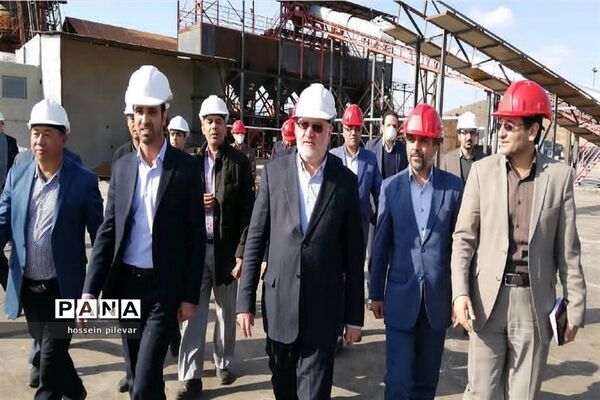 بازدید استاندار خراسان جنوبی از کارخانه چدن کویر خاوران شهرستان خوسف
