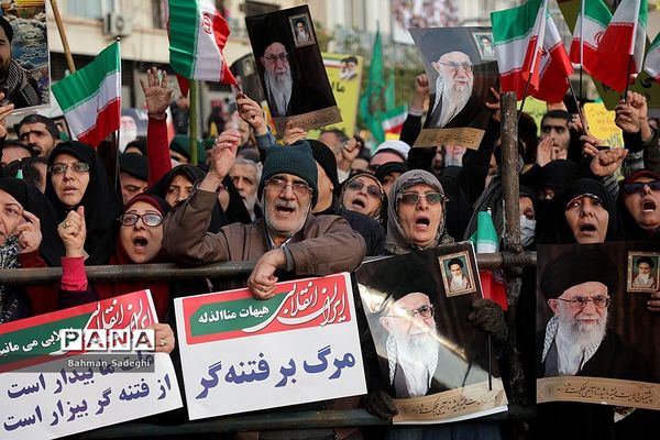 اجتماع مردم تهران در پی اعتراض به حوادث اخیر