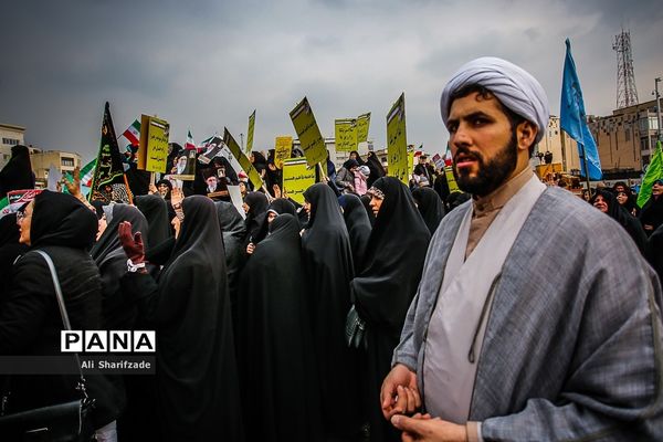 اجتماع مردم تهران در پی اعتراض به حوادث اخیر