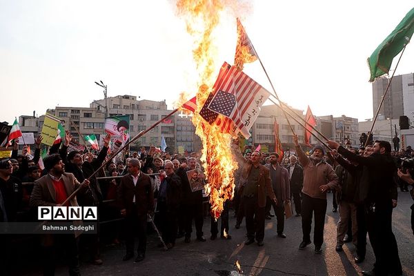 اجتماع مردم تهران در پی اعتراض به حوادث اخیر