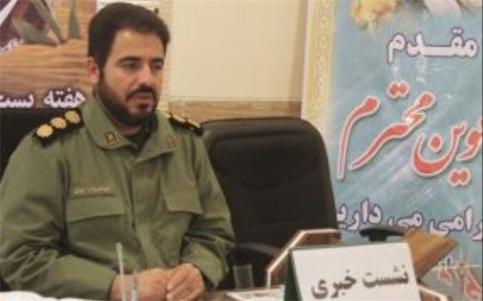 هر کس دل در گرو انقلاب دارد بسیجی است