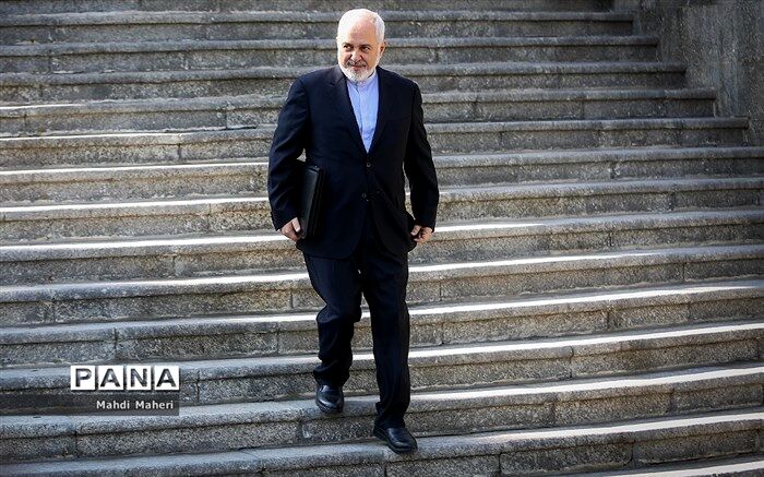 ورود رسمی دیپلماسی ظریف به تعویق جام جهانی کشتی فرنگی