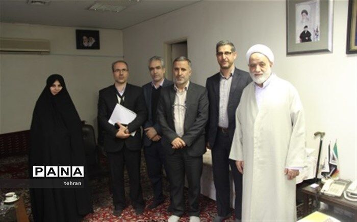 دیدارمعاونت نهضت سواد آموزی تهران با حجت الاسلام قرائتی