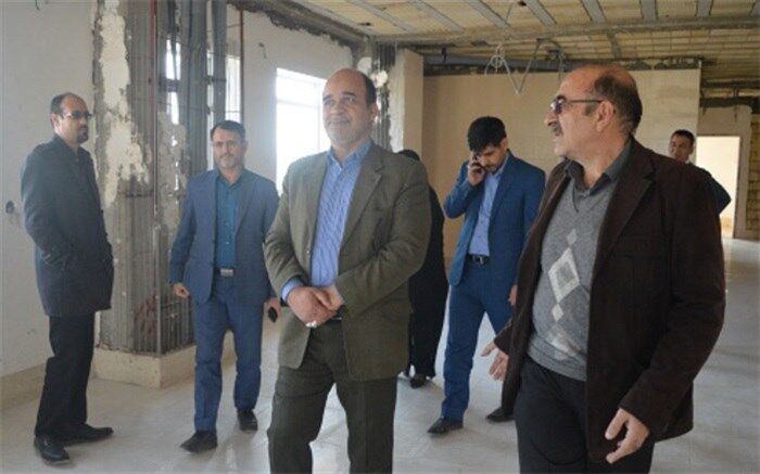 بازدید فرماندار اشکذر از ساختمان مرکز خدمات جامع سلامت شبانه روزی حضرت ابوالفضل(ع)