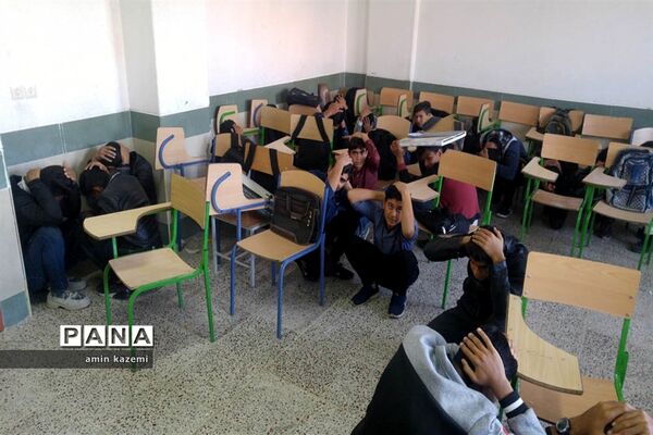 بیست و یکمین مانور سراسری زلزله و ایمنی مدارس در داراب