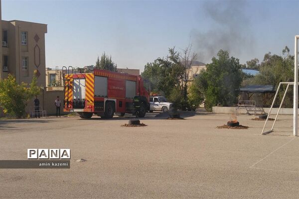 بیست و یکمین مانور سراسری زلزله و ایمنی مدارس در داراب