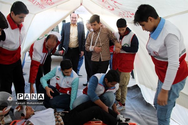 بیست و یکمین مانور سراسری زلزله و ایمنی در دبیرستان سید مرتضی محلات