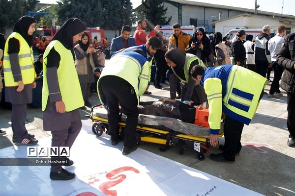 بیست‌ و یکمین مانور زلزله و ایمنی در دبیرستان عصمت ساری