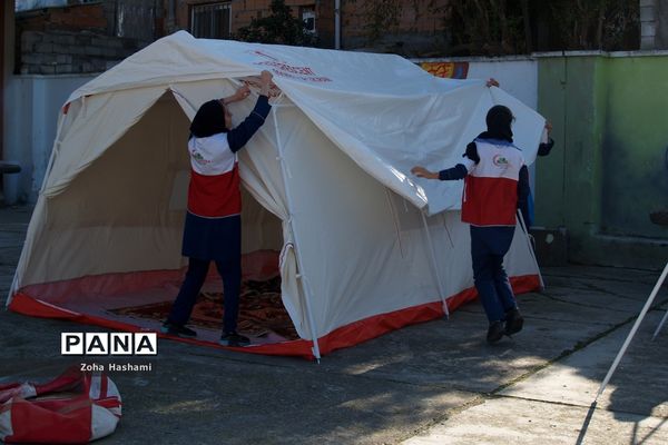 بیست‌ و یکمین مانور زلزله و ایمنی در دبیرستان عصمت ساری