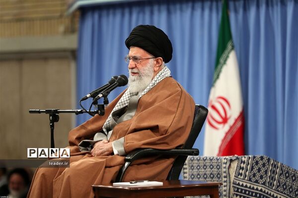 دیدار بسیجیان با مقام معظم رهبری