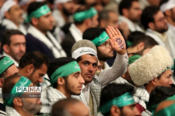 دیدار بسیجیان با مقام معظم رهبری