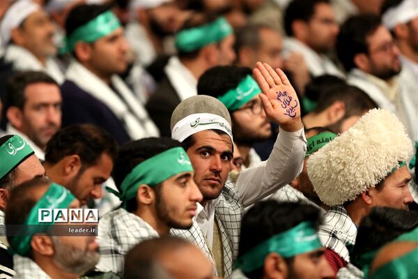 دیدار بسیجیان با مقام معظم رهبری
