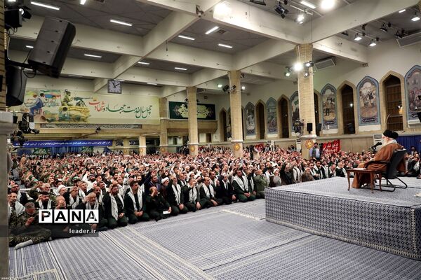 دیدار بسیجیان با مقام معظم رهبری