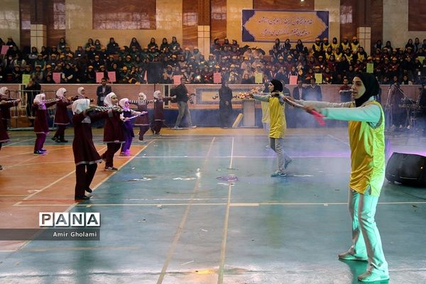 آیین افتتاحیه نمادین کشوری انجمن های ورزش دانش‌آموزی درون مدرسه‌ای