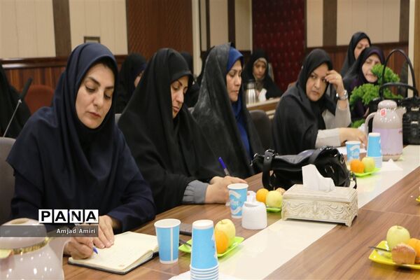 نشست مدیران دبیرستان‌های دوره اول آموزش و پرورش ناحیه یک ری