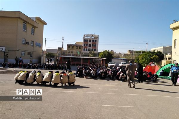 اجرای بیست و یکمین مانور زلزله در دبیرستان دخترانه شاهد 14  ناحیه 4 استان فارس