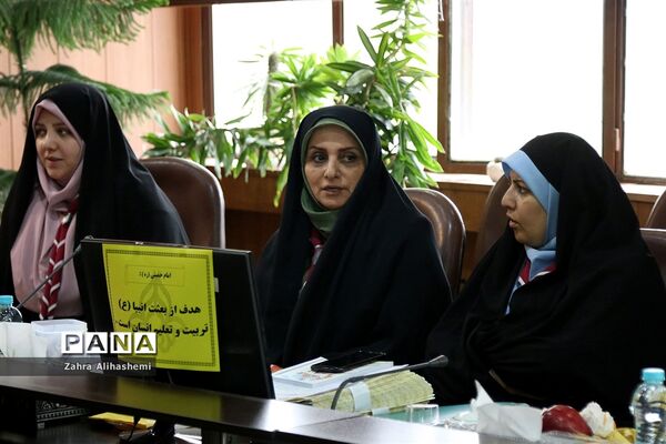 جلسه هم اندیشی مدیران سازمان دانش آموزی مناطق 19 گانه شهر تهران