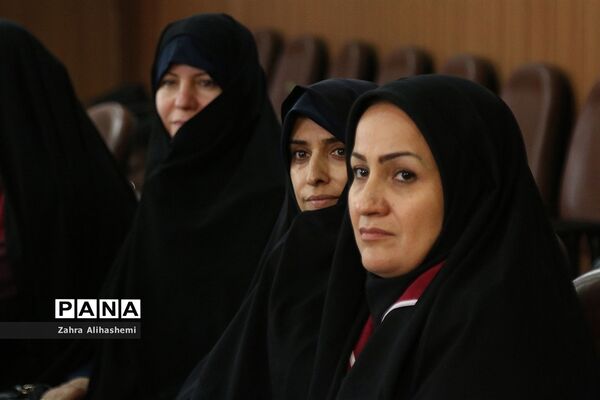 جلسه هم اندیشی مدیران سازمان دانش آموزی مناطق 19 گانه شهر تهران