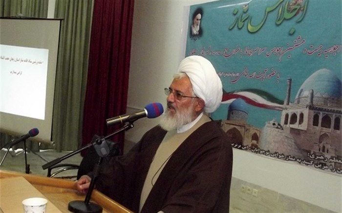 مصون ماندن از خطرات و رسیدن به کمالات بشری، در گرو اهمیت و توجه به نماز