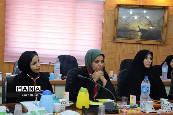 نشست مسئولان و کارشناسان سازمان دانش‌آموزی استان بوشهر