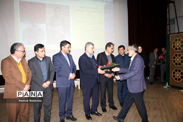 مراسم تجلیل از مقام‌آوران المپیاد ورزشی