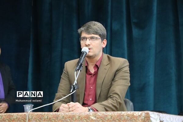 گردهمایی دبیران و عوامل اجرایی مدارس متوسطه (دوره اول) سمپاد
