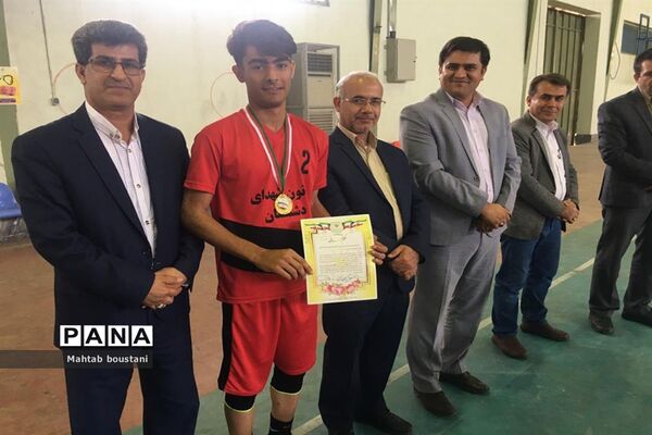 کانون شهدا دشتستان قهرمان مسابقات طناب زنی دانش آموزان پسراستان