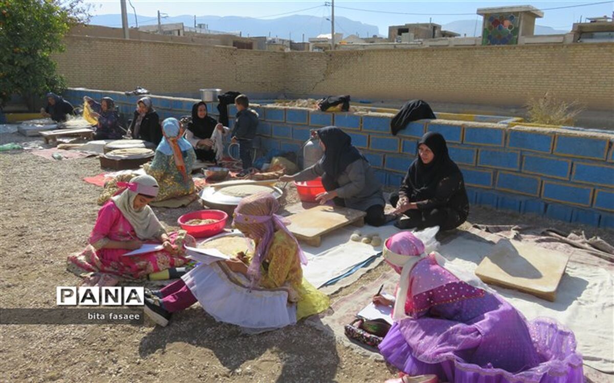 برگزاری جشنواره آشنایی با زندگی عشایری در آموزشگاه عفت نی ریز