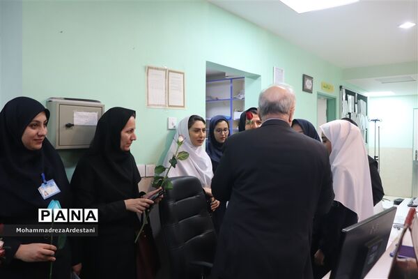 بازدید وزیر بهداشت ، درمان و آموزش پزشکی از مراکز درمانی شهرستان‌های جنوب استان تهران