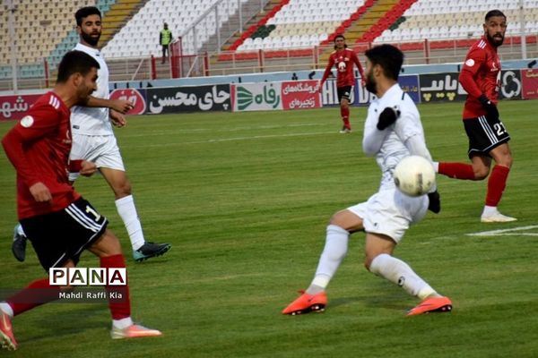 دیدار تیم هاى تراکتور و شاهین شهرداری بوشهر