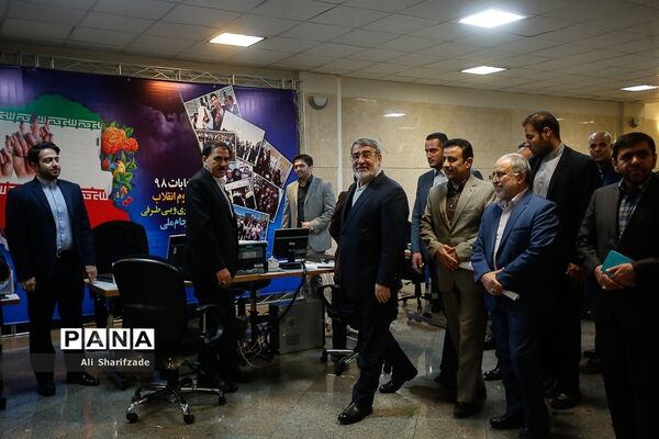 بازدید وزیرکشور از روند ثبت نام انتخابات یازدهمین دوره مجلس شورای اسلامی