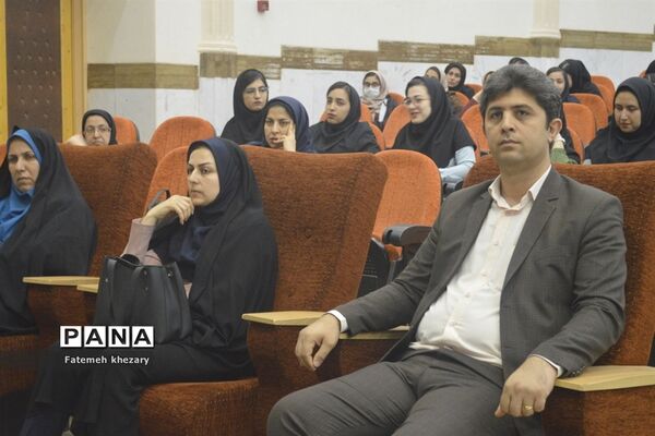 همایش تجلیل از فعالان و برگزیدگان پنجمین جشنواره نوجوان خوارزمی شهرستان بوشهر