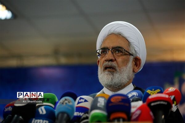 بازدید دادستان کل کشور از  روند ثبت نام انتخابات یازدهمین دوره مجلس شورای اسلامی