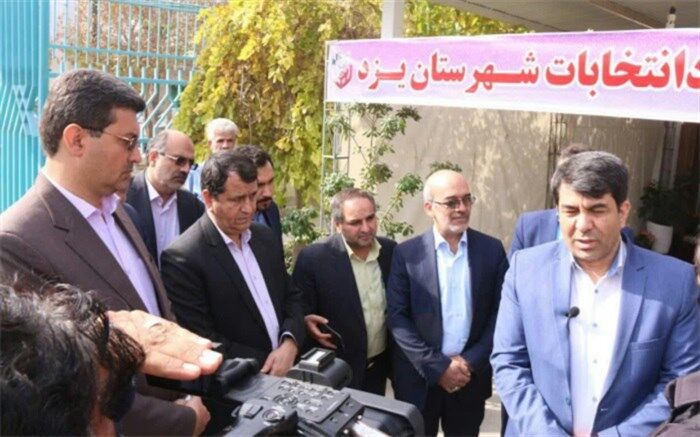 استاندار: حضور داوطلبان انتخابات در یزد، چشمگیر است