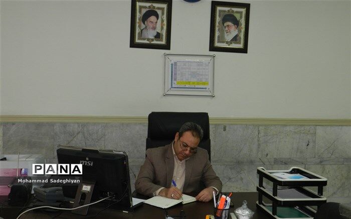 معاون آموزش متوسطه منطقه 19: پیشرفت فرآیند یاددهی-یادگیری سبب افزایش سطح یادگیری علمی دانش آموزان می شود