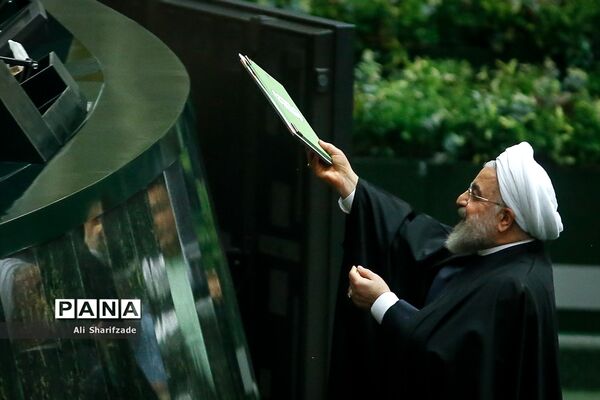 تقدیم لایحه بودجه ۹۹ به مجلس شورای اسلامی