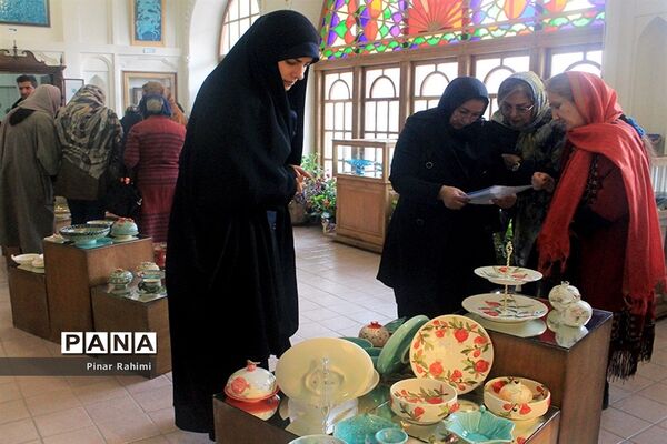 نمایشگاه شب چله در موزه زنده سفال تبریز