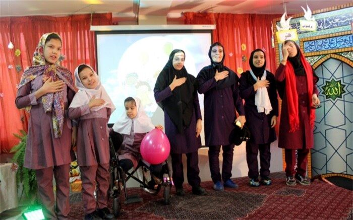 گرامیداشت روزجهانی  معلولین درآموزشگاه استثنایی باغچه بان اسلامشهر