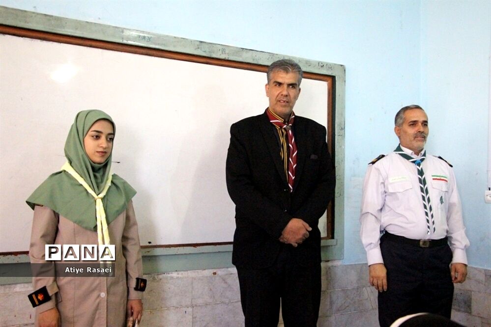 بازدید مدیرسازمان دانش‌آموزی استان از کارگاه‌های آموزشی پیشتازان