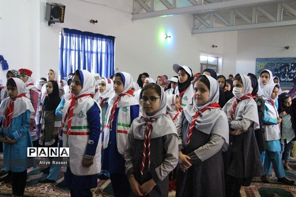 بازدید مدیرسازمان دانش‌آموزی استان از کارگاه‌های آموزشی پیشتازان