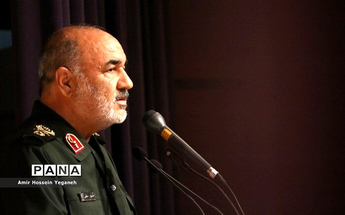 سردار سلامی: دشمن در پی ایجاد ناامنی در کشور است