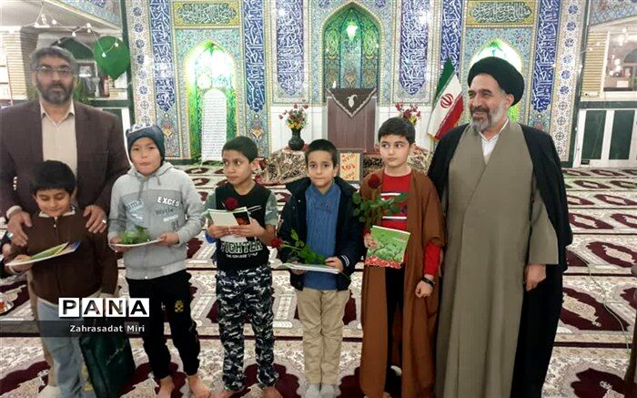 تجلیل از  فعالان عرصه فرهنگی و مذهبی درخاورشهر