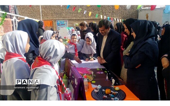 برپایی نمایشگاه دستاوردها و فعالیت های پژوهشی دانش آموزان در تربت حیدریه