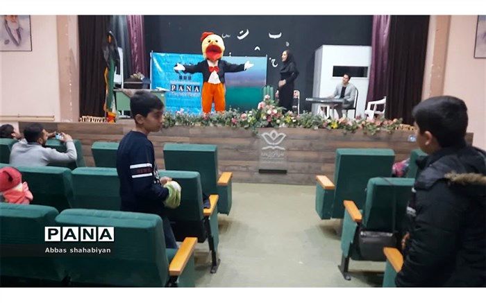 جنگ یلدای منتظران خورشید در سالن همایش شهید شهابیان کاشمر اجرا می شود