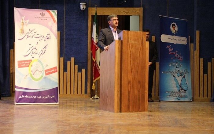 امروزه رویکرد نظام های آموزش و پرورش در کشورهای توسعه یافته دنیا "مهارت آموزی" و "کارآفرینی" است