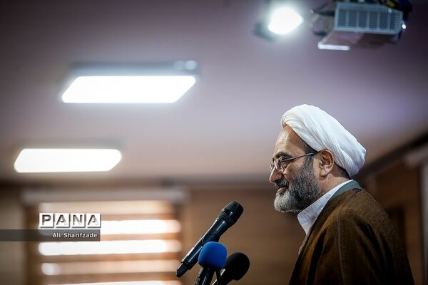 تجلیل از پژوهشگران و فناوران برتر دانش‌آموزی